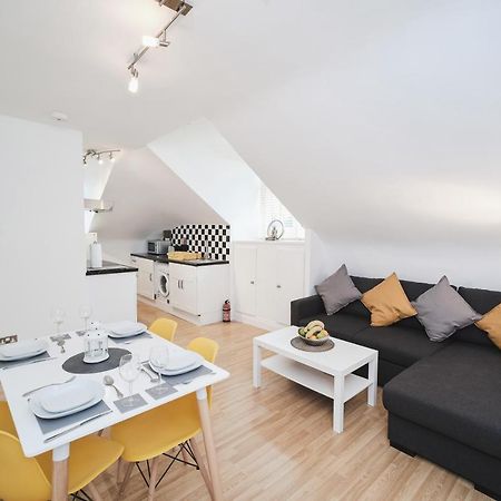 Canterbury 2 Bed Apartment Close To Town Ct1 Sleeps 6 Exterior foto